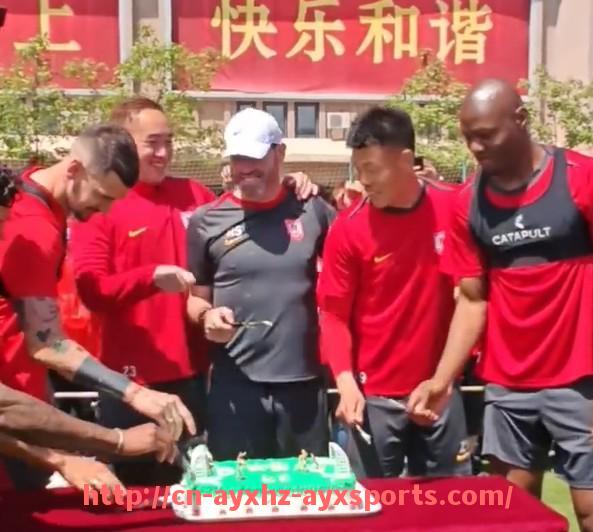 爱游戏体育-休斯敦火箭队比赛出场介绍及队员亮相全记录